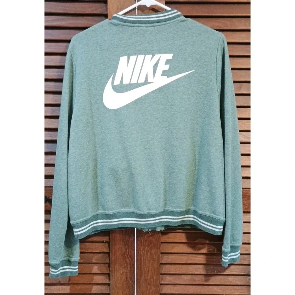 Nike sportswear varsity